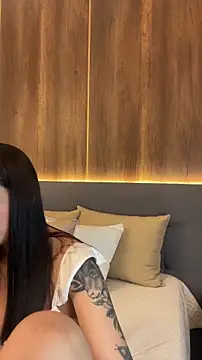 Snapshot of AliceRitter chatting on November 6, 2025, 6:31 pm AliceRitter online show from November 6, 2025, 6:31 pm