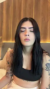 Snapshot of AliceRitter chatting on November 25, 2025, 5:35 pm AliceRitter online show from November 25, 2025, 5:35 pm