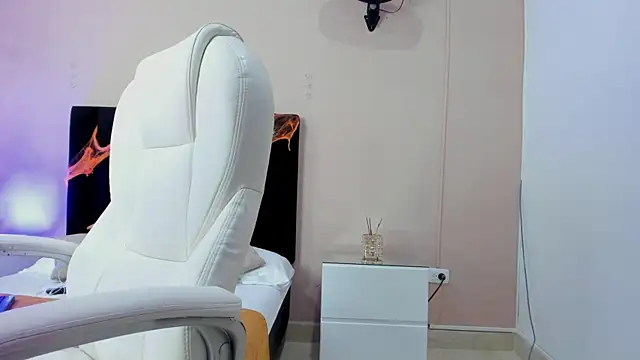 Nascary Fox online show from October 10, 2025, 7:46 pm