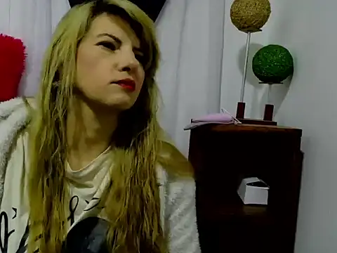 Snapshot of katioska25 chatting on October 17, 2025, 2:08 pm katioska25 online show from October 17, 2025, 2:08 pm