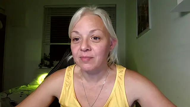 Linsy Kim online show from September 17, 2025, 5:58 pm