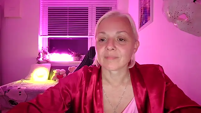 Linsy Kim online show from September 18, 2025, 6:10 pm