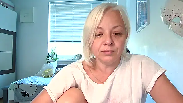 Linsy Kim online show from September 20, 2025, 7:20 am