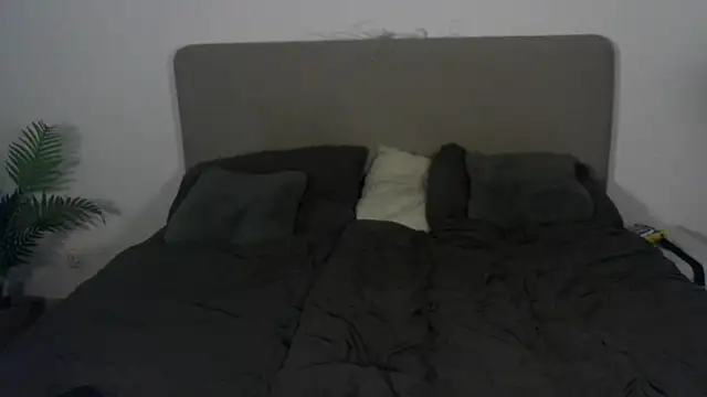 stelli 99 online show from October 18, 2025, 5:46 pm