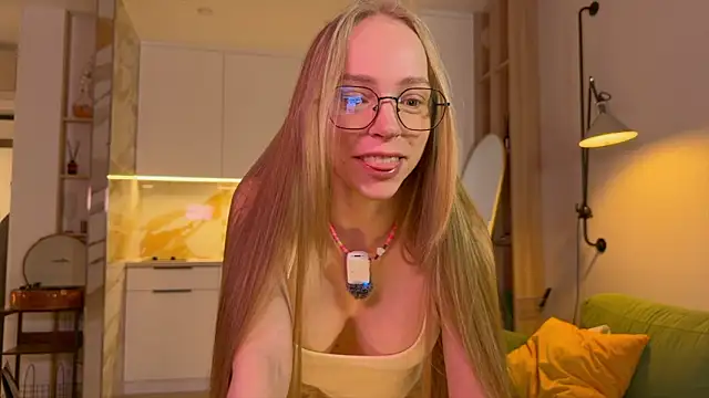 BritaKiss online show from March 25, 2026, 3:23 am