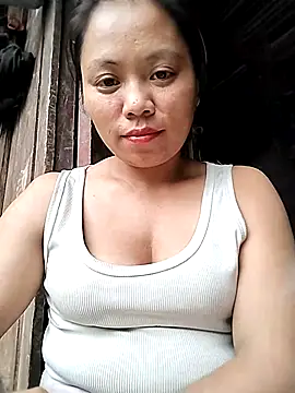 venu00 online show from October 14, 2025, 4:57 am