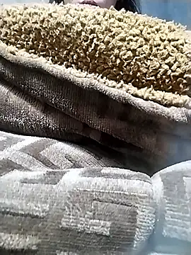 venu00 online show from March 19, 2026, 11:42 pm