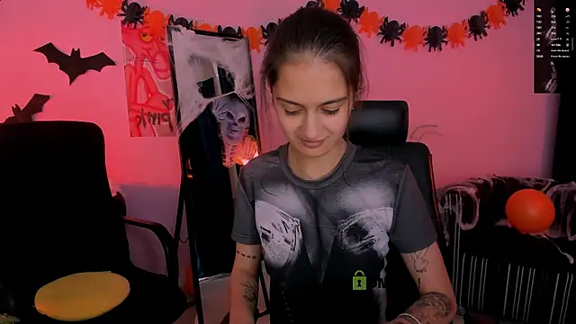 Snapshot of talia_seduce chatting on October 28, 2025, 1:03 pm talia seduce online show from October 28, 2025, 1:03 pm