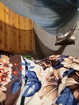 Snapshot of YAYAA-502 chatting on December 19, 2025, 2:24 pm YAYAA-502 online show from December 19, 2025, 2:24 pm