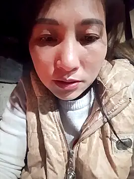 Snapshot of YAYAA-502 chatting on December 23, 2025, 10:35 am YAYAA-502 online show from December 23, 2025, 10:35 am