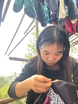 Ngoc-bbi online show from November 17, 2025, 1:11 am