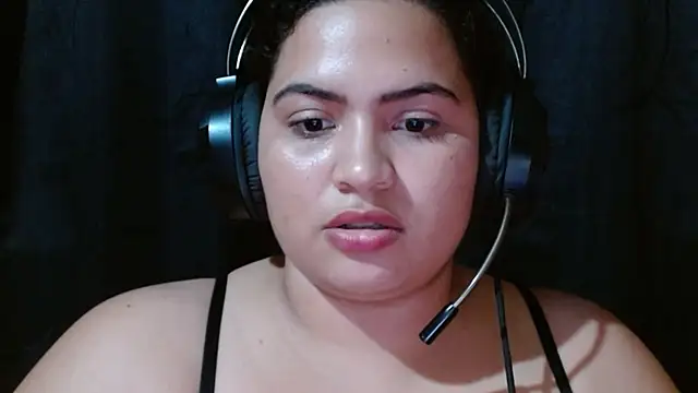 coco curvy online show from April 17, 2026, 9:18 pm