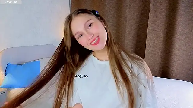 MelaniSeiver online show from September 23, 2025, 1:08 am