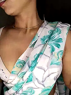 Savita2310 online show from November 16, 2025, 5:51 pm