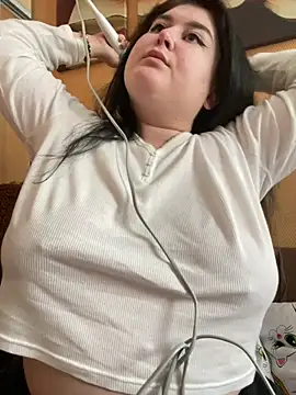 DazzzlingDame online show from February 19, 2026, 10:33 am