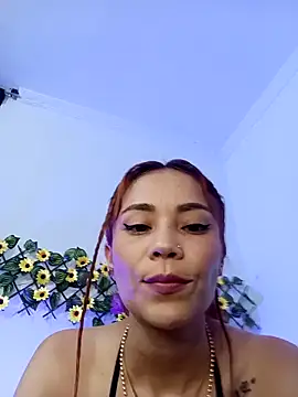 dulcelatin21 online show from October 25, 2025, 1:13 am