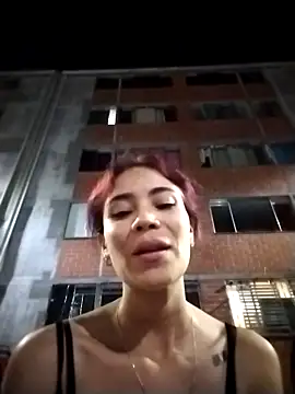 dulcelatin21 online show from November 28, 2025, 3:42 am