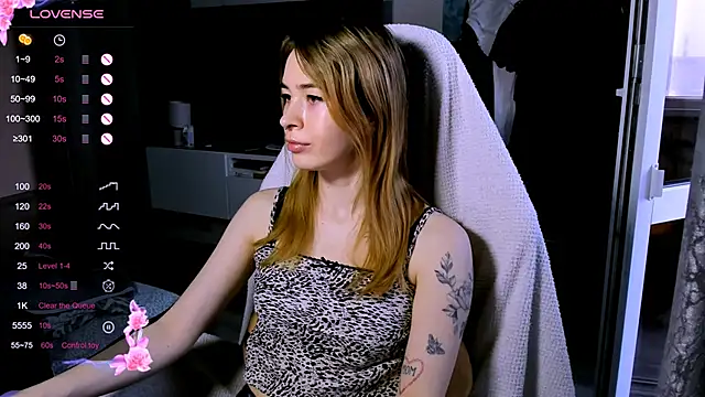 ZoyaMill online show from March 26, 2026, 7:14 am