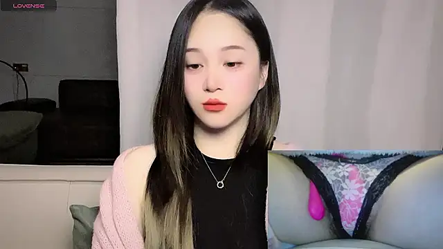 woaiqinqin online show from March 12, 2026, 4:13 pm