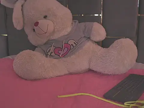 Snapshot of Doll_kata_ chatting on October 15, 2025, 1:44 pm Doll kata  online show from October 15, 2025, 1:44 pm