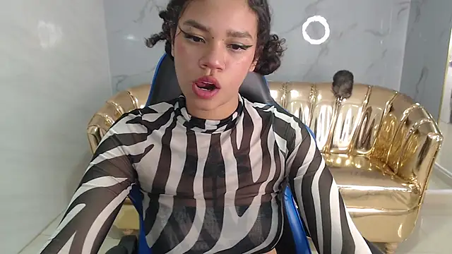 Canela s1 online show from September 30, 2025, 8:03 pm