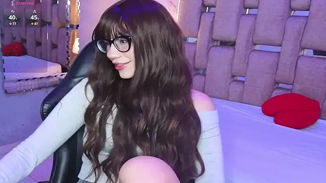 ZharaLux online show from January 18, 2026, 12:42 pm