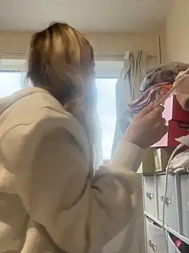 Angelloverxo online show from December 5, 2025, 3:41 pm