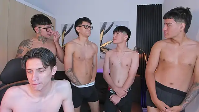 Horny BoysW online show from September 22, 2025, 1:13 pm