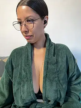 luvely online show from June 2, 2026, 1:02 pm