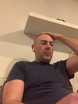 Richmcgee online show from April 17, 2026, 7:50 pm