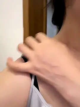 xiiuuff18 online show from September 28, 2025, 11:15 am