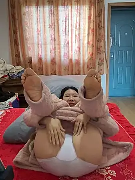 xiiuuff18 online show from March 10, 2026, 12:15 am