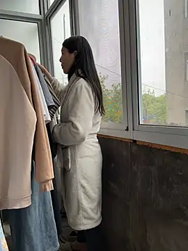 xiiuuff18 online show from April 16, 2026, 11:07 pm