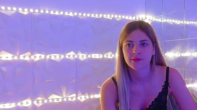 Aishha  online show from September 25, 2025, 5:11 am