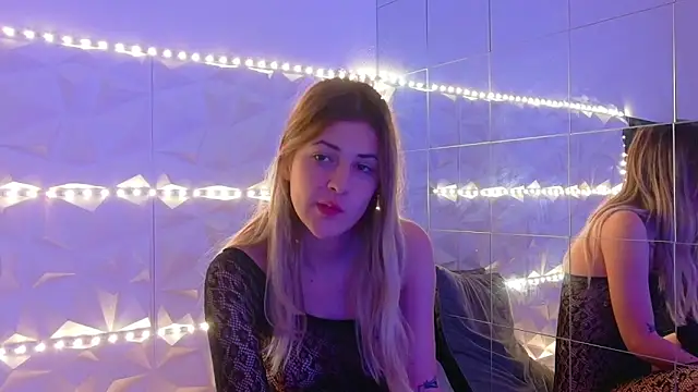 Aishha  online show from October 31, 2025, 6:03 am