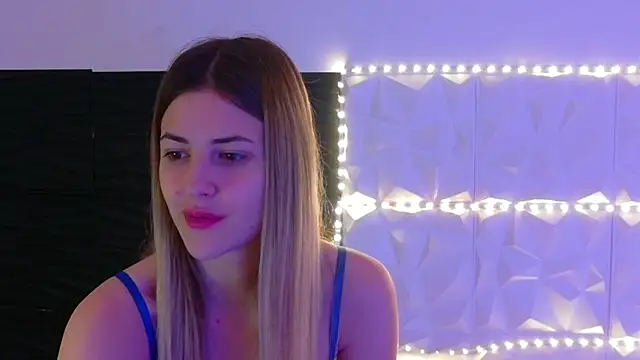 Aishha  online show from December 19, 2025, 5:36 am