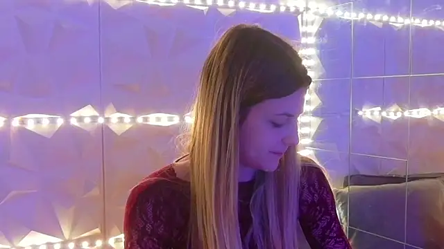 Aishha  online show from December 22, 2025, 5:59 am