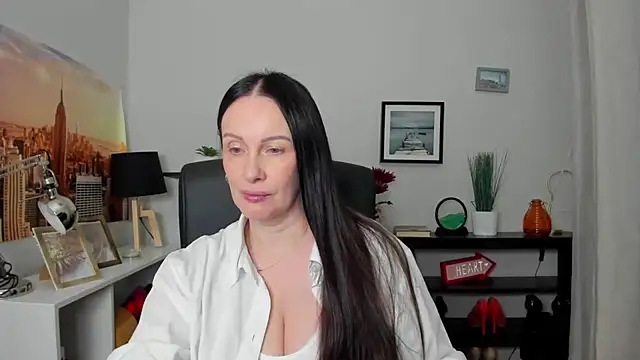 Velvet Jasmine online show from October 8, 2025, 5:27 am