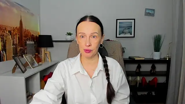 Velvet Jasmine online show from December 19, 2025, 6:20 am