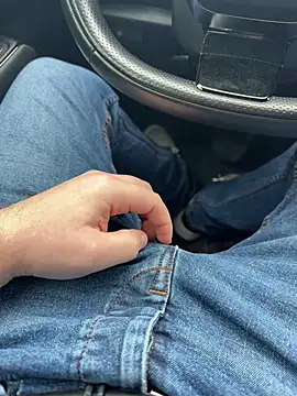 Dmnk2011 online show from March 25, 2026, 9:15 am