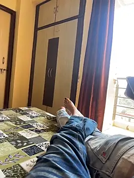 indianshycouple online show from February 26, 2026, 7:29 am