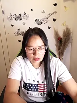 Daliz Leon online show from October 5, 2025, 2:21 am