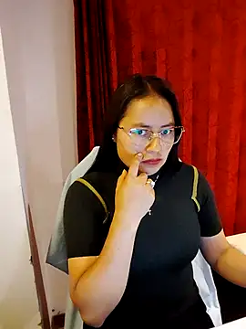 Daliz Leon online show from November 11, 2025, 11:27 pm