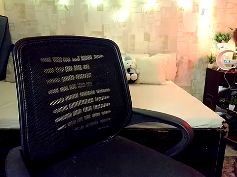 Snapshot of fairy_princess chatting on October 3, 2025, 9:01 pm fairy princess online show from October 3, 2025, 9:01 pm