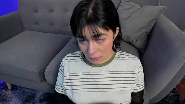 flower smith  online show from March 14, 2026, 12:43 pm