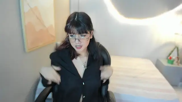 Julieth brown  online show from December 18, 2025, 7:53 pm