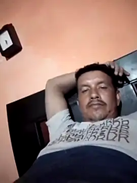 colombiano198720 online show from December 2, 2025, 12:27 am