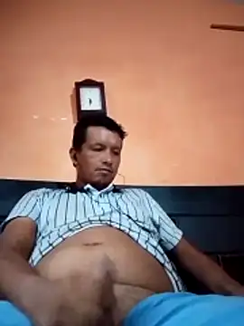 colombiano198720 online show from December 22, 2025, 12:02 pm