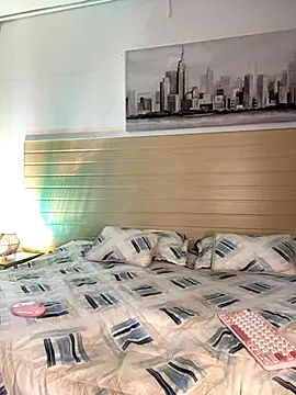 GabiHills online show from November 8, 2025, 7:12 pm