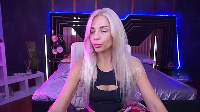 BellaRayyy online show from October 9, 2025, 1:03 am